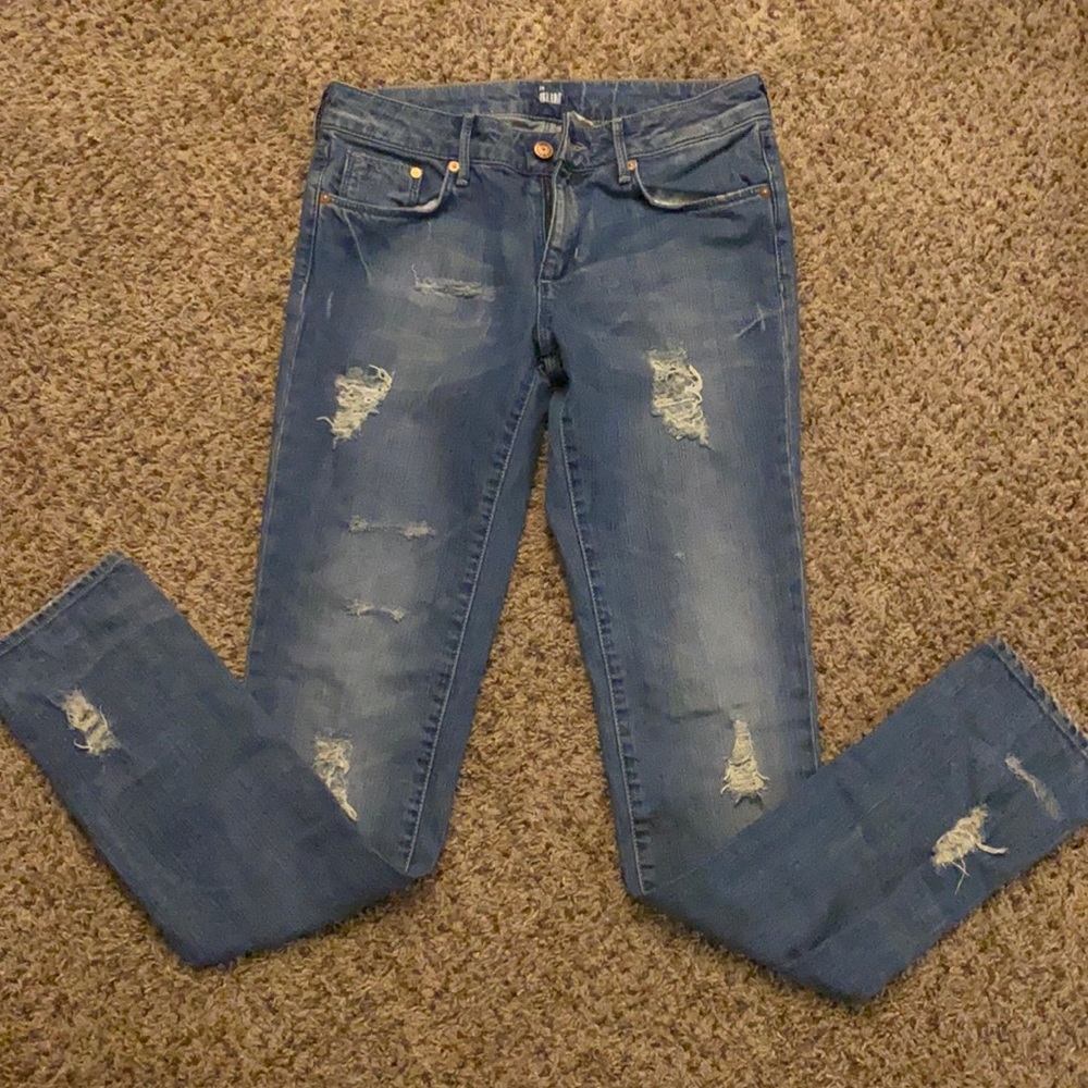 H & M Slim fit women’s distressed jeans